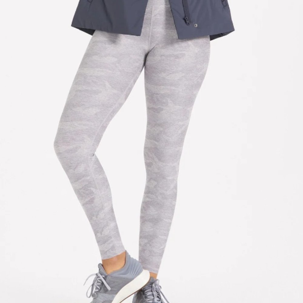 Vuori Clean Elevation Legging Size XXL